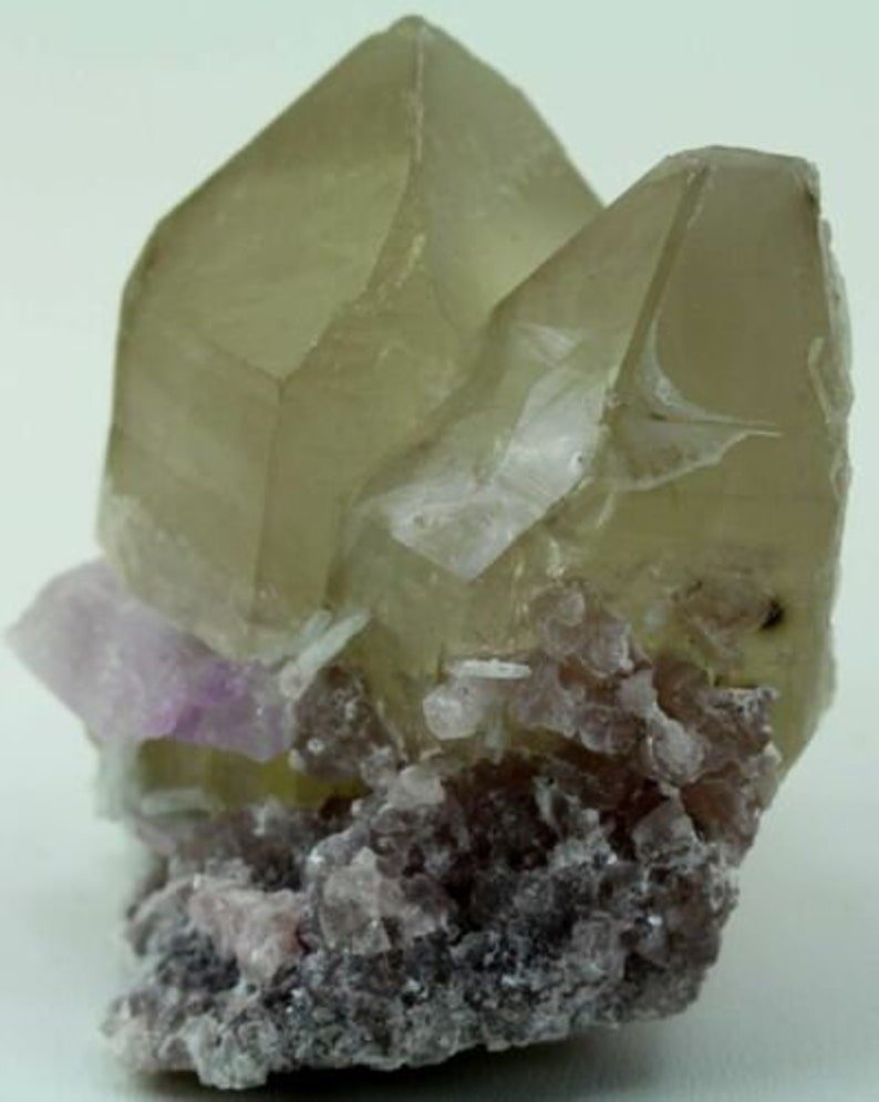 225 Gm Twin Smoky Quartz Points Crystals with Kunzite,Cleavlandite & Lepidolite@Afghan-69*60*40mm - Image 2